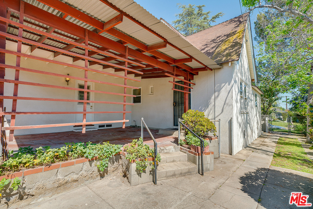 807 East Harvard Road Burbank, CA 91501 - Photo 27 of 44 Gallery Image 27