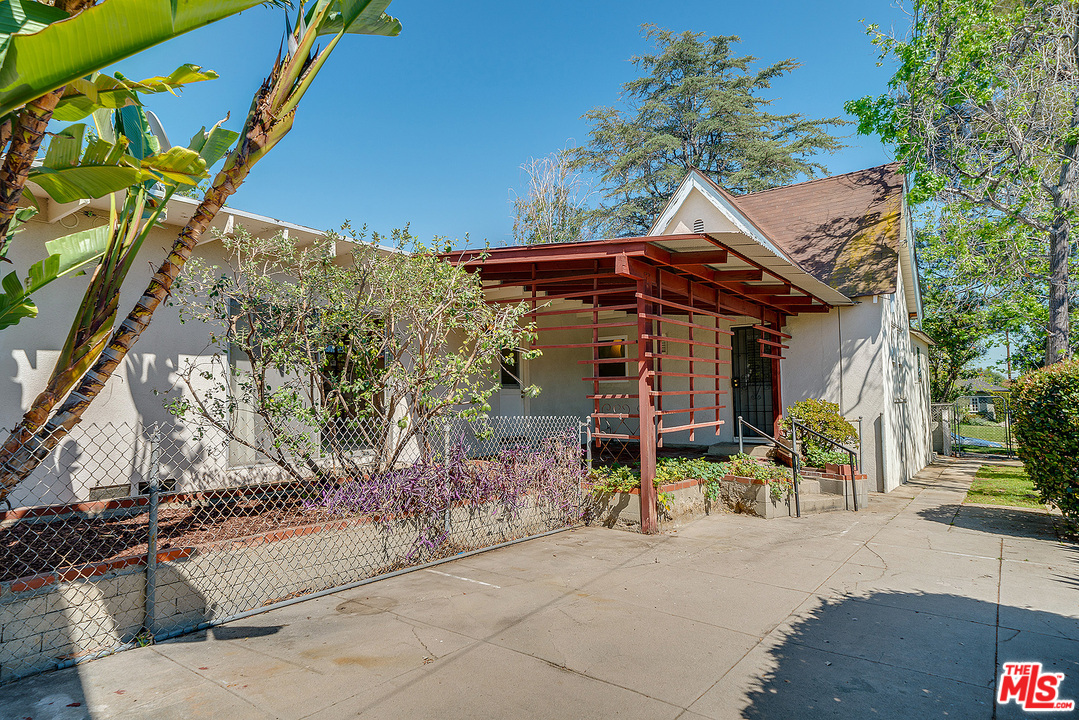 807 East Harvard Road Burbank, CA 91501 - Photo 28 of 44 Gallery Image 28
