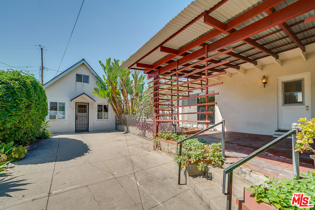 807 East Harvard Road Burbank, CA 91501 - Photo 30 of 44 Gallery Image 30