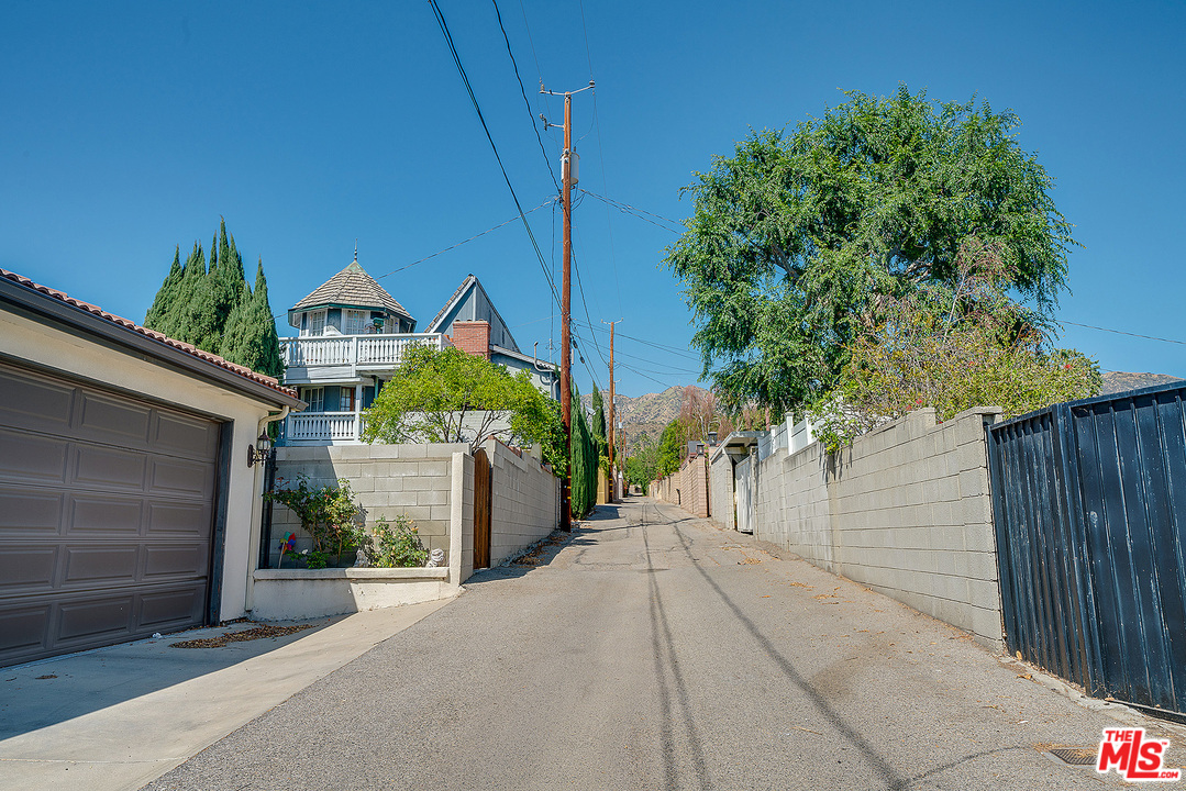 807 East Harvard Road Burbank, CA 91501 - Photo 42 of 44 Gallery Image 42
