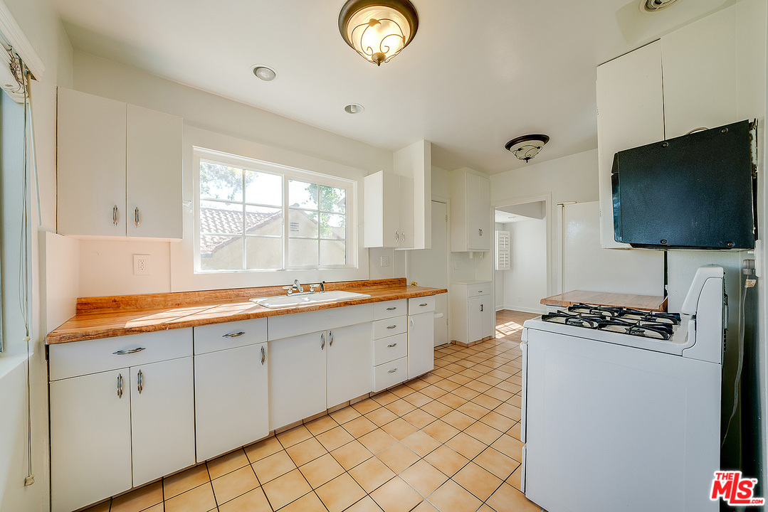 807 East Harvard Road Burbank, CA 91501 - Photo 10 of 44 Gallery Image 10