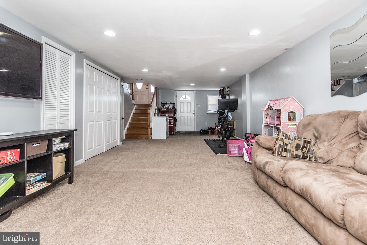 4240 Whiting Road Philadelphia, PA 19154 - Photo 22 of 31 Gallery Image 22