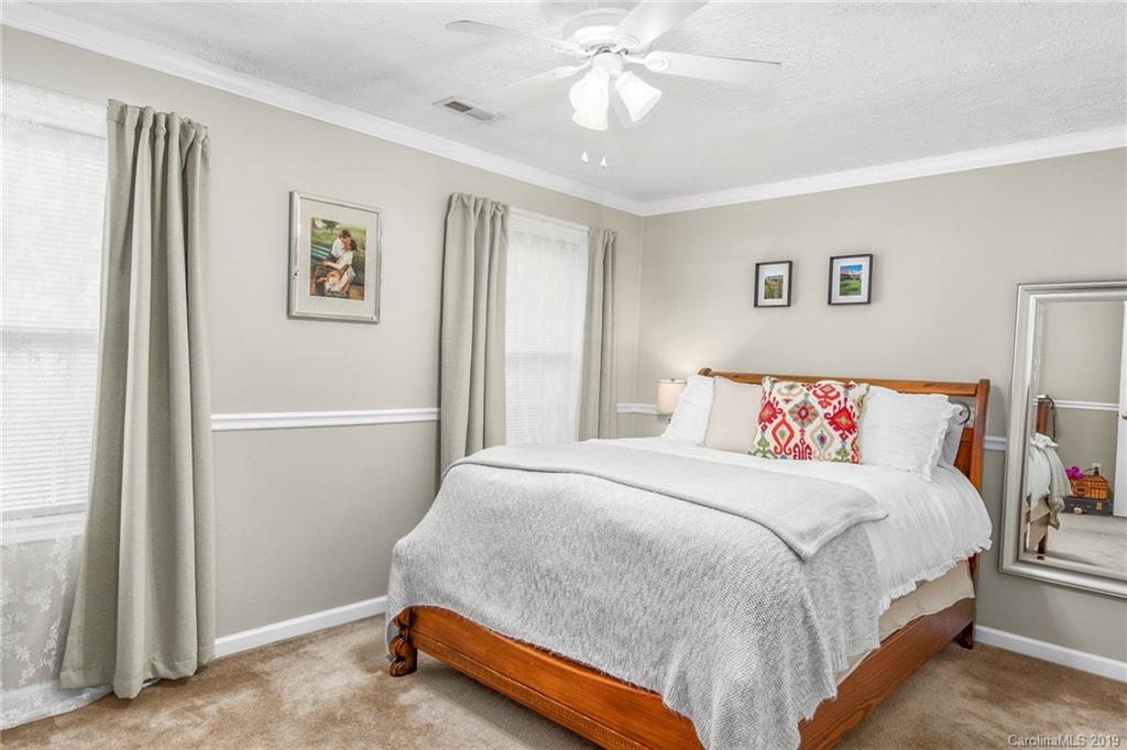 202 Pembrook Road Swannanoa, NC 28778 - Photo 12 of 24 Gallery Image 12