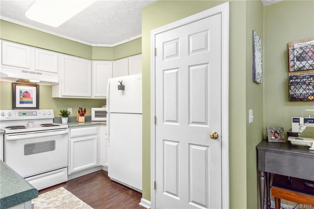 202 Pembrook Road Swannanoa, NC 28778 - Photo 9 of 24 Gallery Image 9