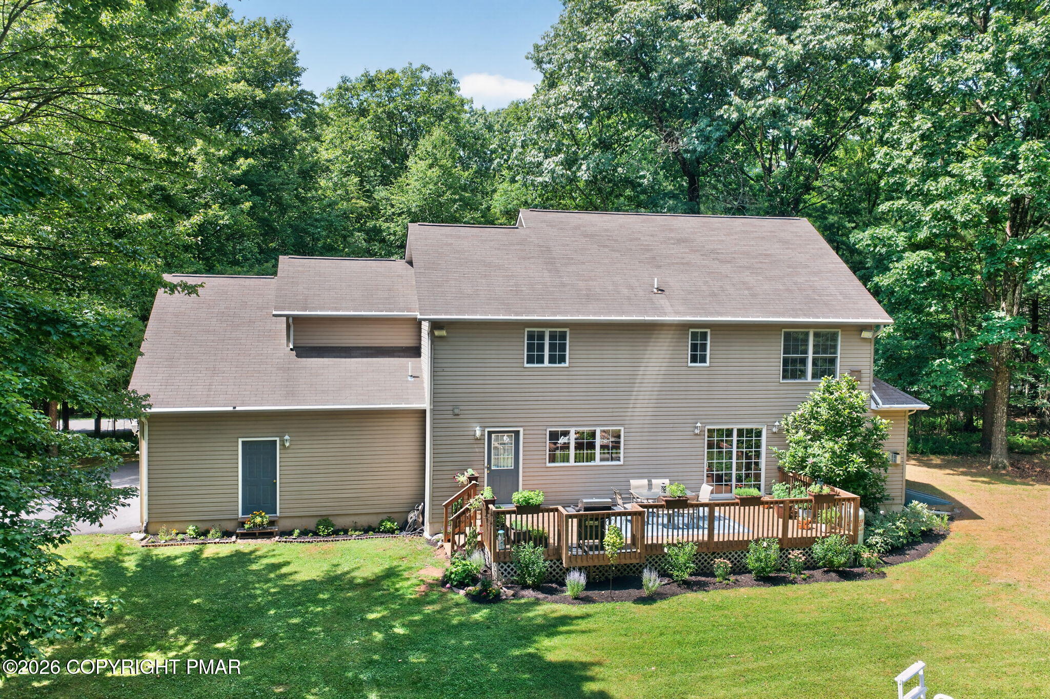 539 Pheasant Road Saylorsburg, PA 18353 - Photo 7 of 59 rear view