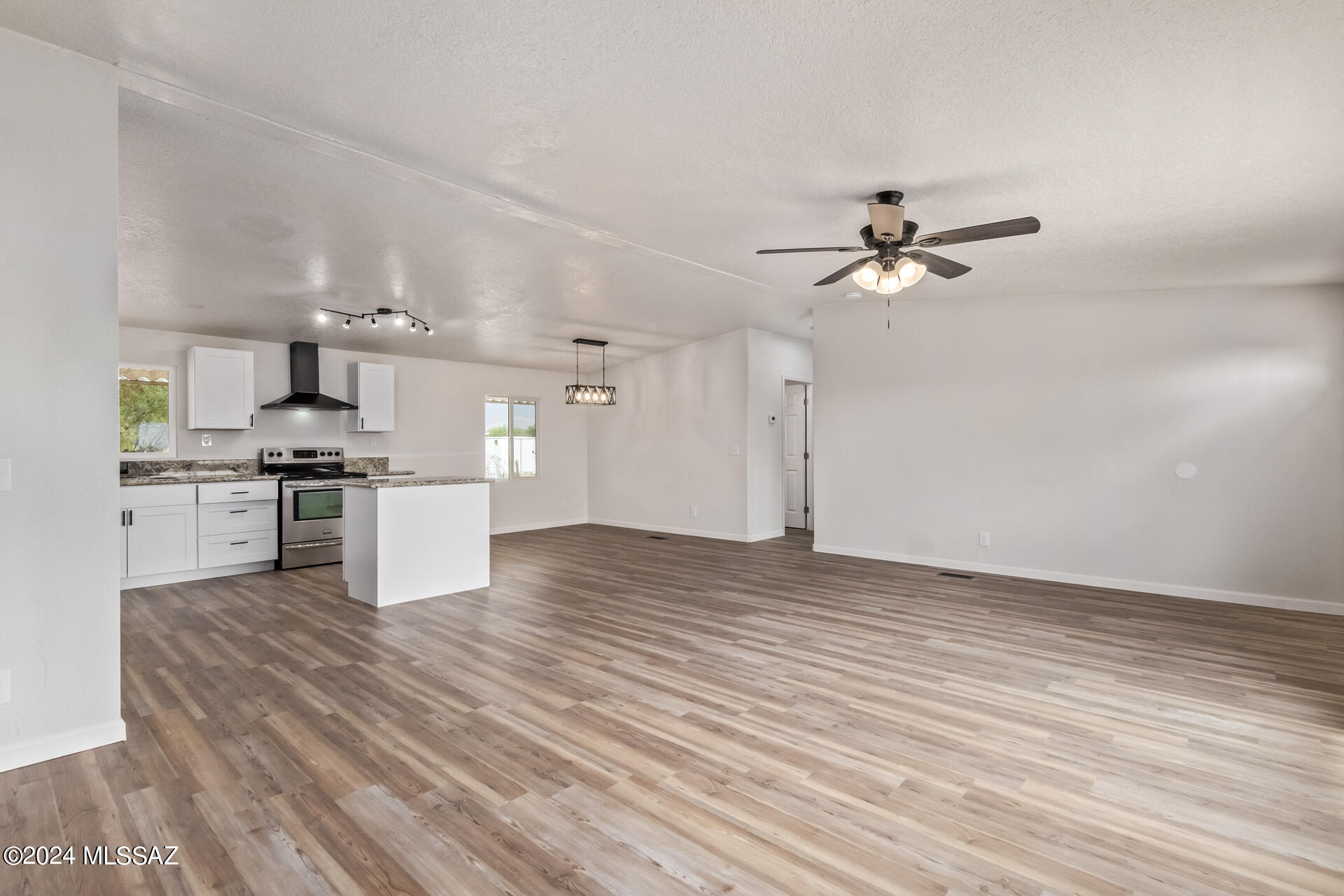 6880 North Calvin Road Tucson, AZ 85743 - Photo 7 of 24 Gallery Image 7