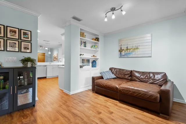 $785,000 | 463 Coral Cove Drive, Juno Beach, FL 33408