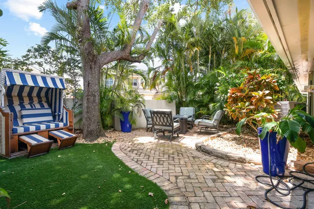 $785,000 | 463 Coral Cove Drive, Juno Beach, FL 33408