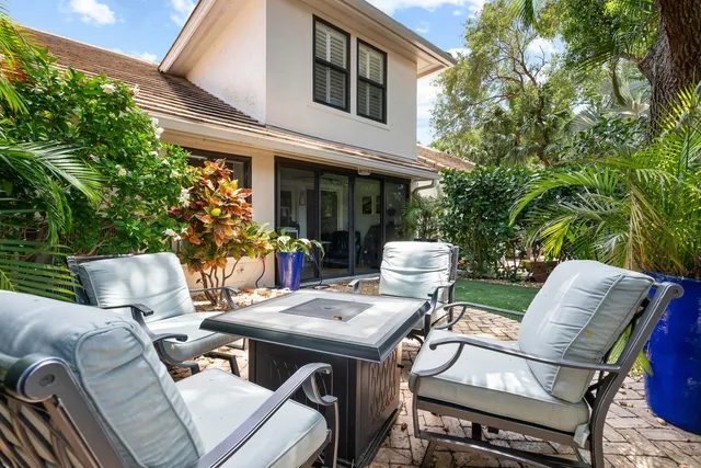 $785,000 | 463 Coral Cove Drive, Juno Beach, FL 33408