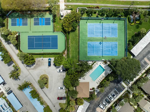 $785,000 | 463 Coral Cove Drive, Juno Beach, FL 33408