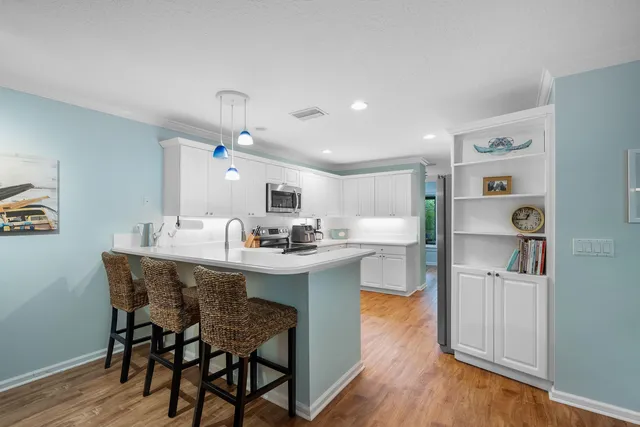 $785,000 | 463 Coral Cove Drive, Juno Beach, FL 33408