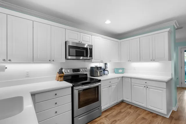 $785,000 | 463 Coral Cove Drive, Juno Beach, FL 33408