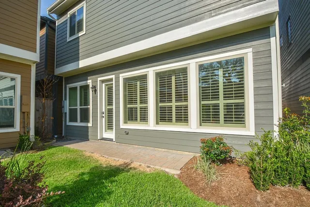 $2,900 | 1110 Oakwood Pass Court, Houston, TX 77043