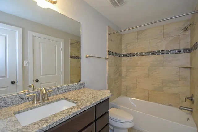 $2,900 | 1110 Oakwood Pass Court, Houston, TX 77043