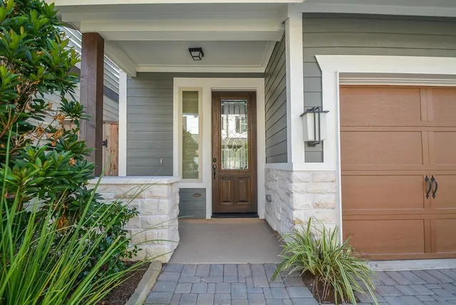 $2,900 | 1110 Oakwood Pass Court, Houston, TX 77043