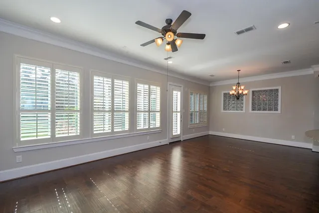 $2,900 | 1110 Oakwood Pass Court, Houston, TX 77043