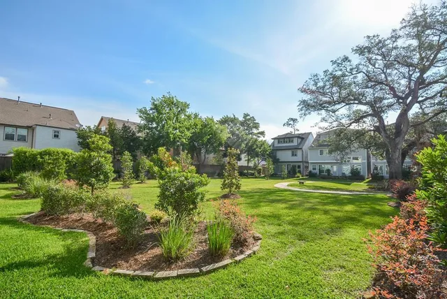 $2,900 | 1110 Oakwood Pass Court, Houston, TX 77043