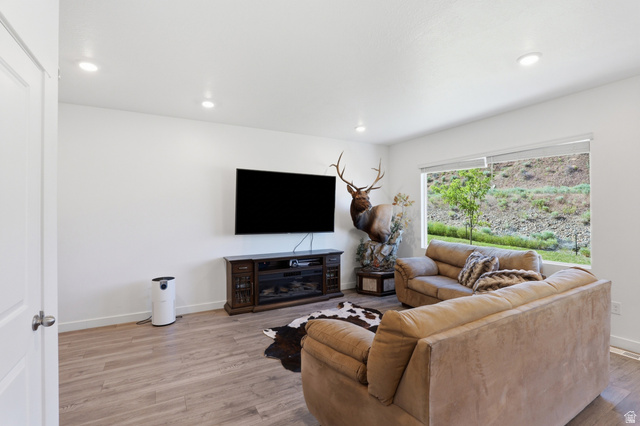 629 West Raintree Lane Santaquin, UT 84655 - Photo 3 of 32