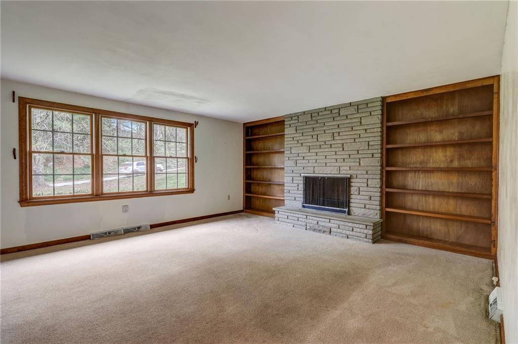 695 Franklin Road Mars, PA 16046 - Photo 6 of 31 Gallery Image 6