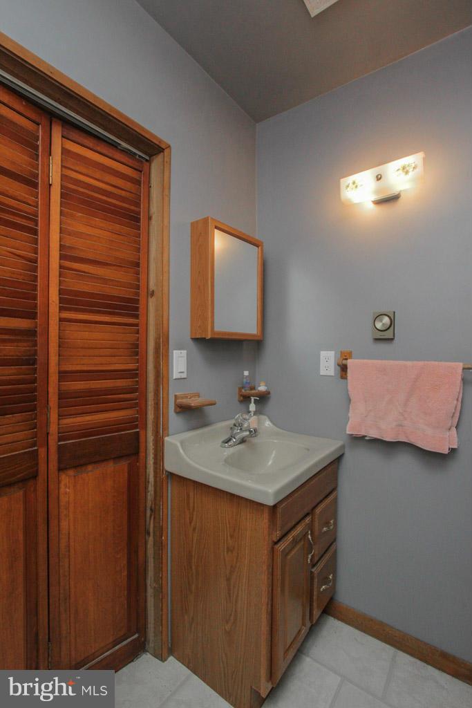 2976 Jessup Road Jessup, MD 20794 - Photo 17 of 25 Bath (Master)