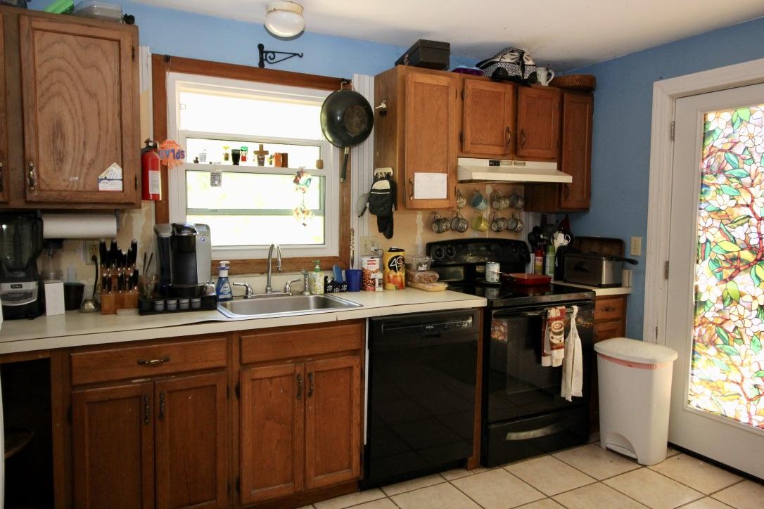741 Old Barnstable Road Mashpee, MA 02649 - Photo 4 of 14 Kitchen