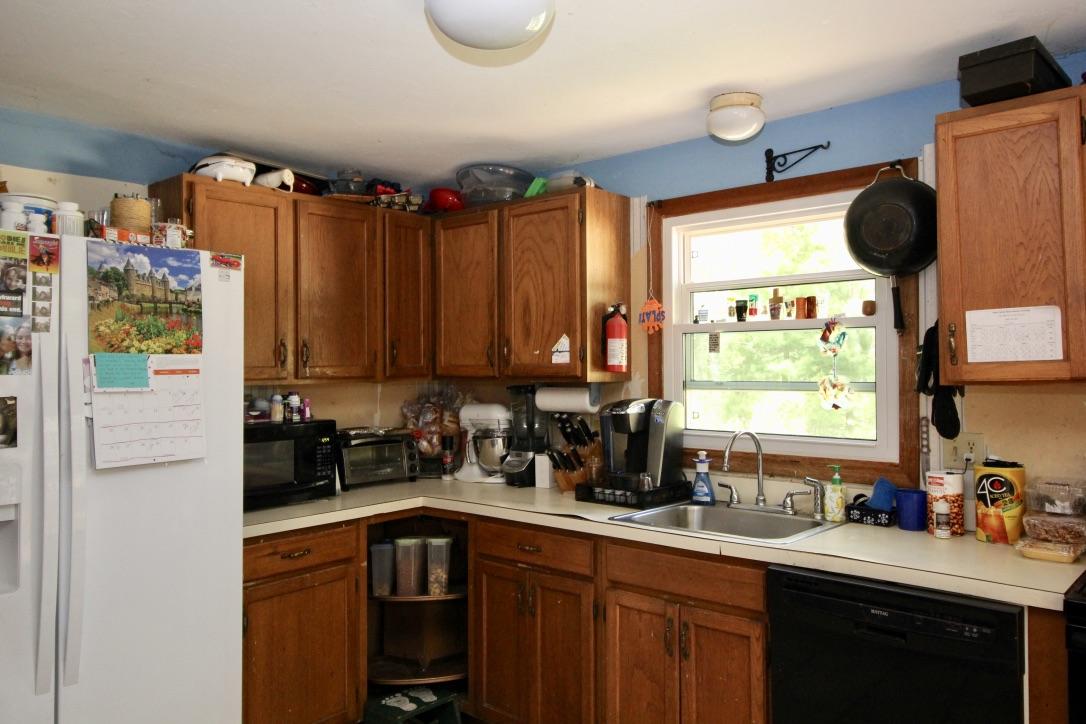 741 Old Barnstable Road Mashpee, MA 02649 - Photo 5 of 14 Kitchen