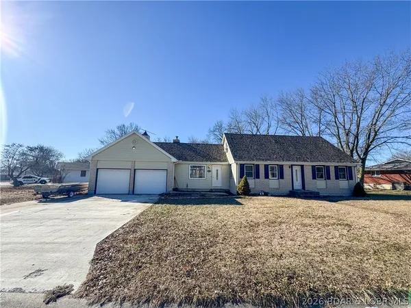 $314,000 | 617 Breckenridge Drive, Tipton, MO 65081