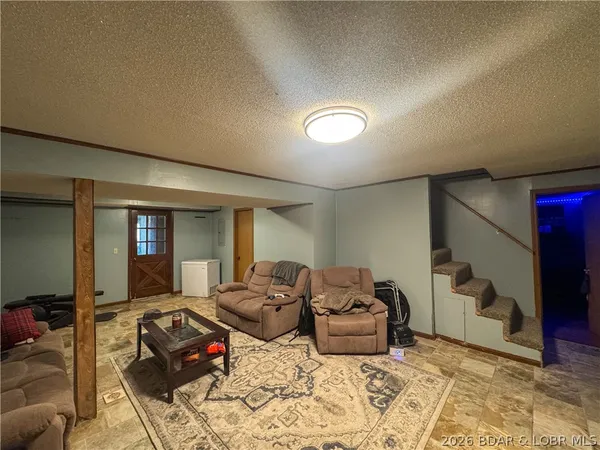 $314,000 | 617 Breckenridge Drive, Tipton, MO 65081