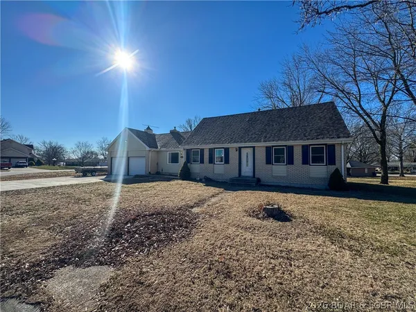 $314,000 | 617 Breckenridge Drive, Tipton, MO 65081