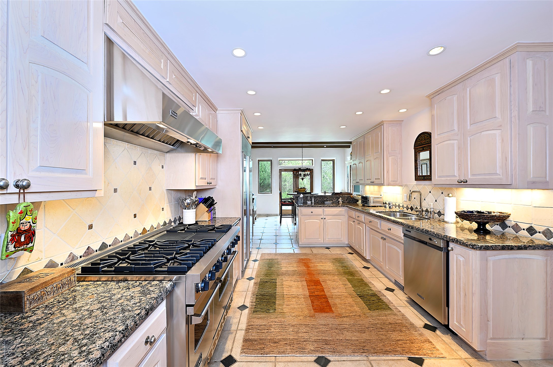 409 Brownell-Howland Road Santa Fe, NM 87501 - Photo 28 of 66 Primary Kitchen