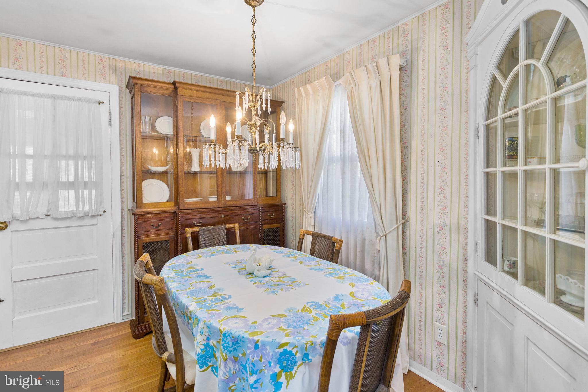 6 Weston Road Ewing, NJ 08618 - Photo 8 of 39 Gallery Image 8