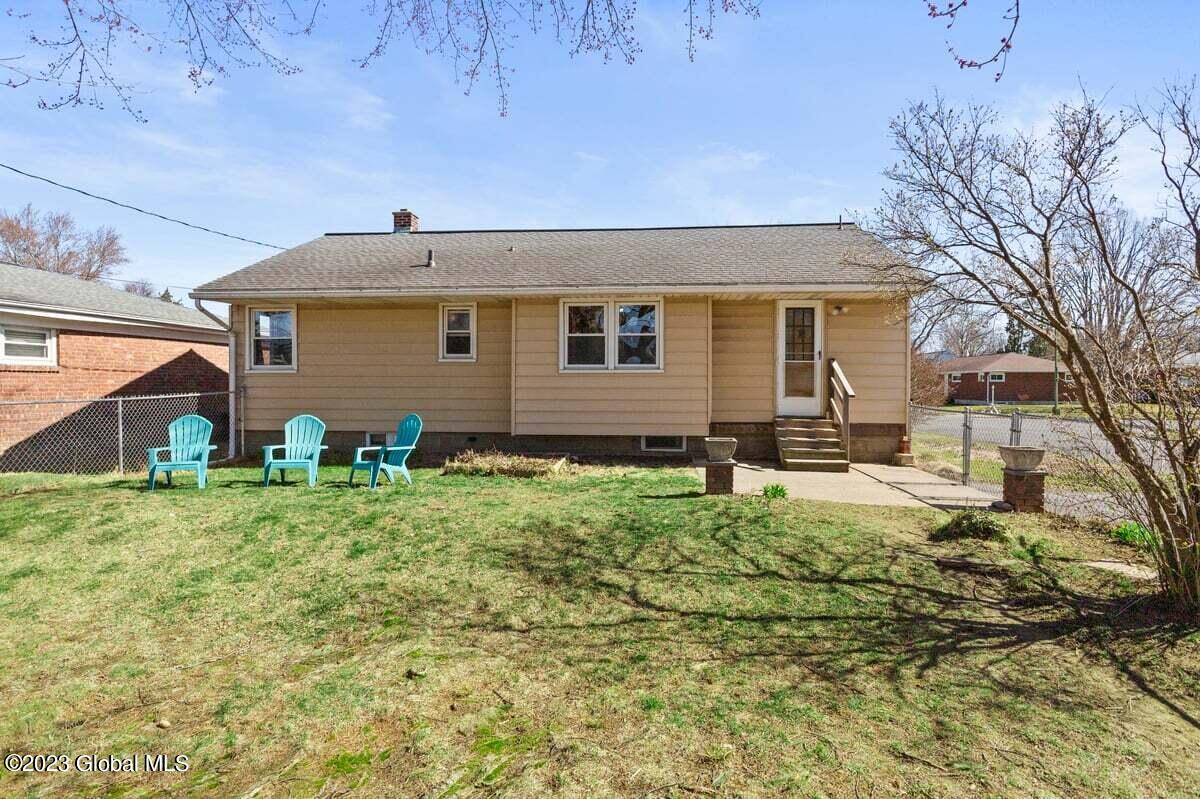 406 Hackett Boulevard Albany, NY 12208 - Photo 16 of 17 406 back of house2