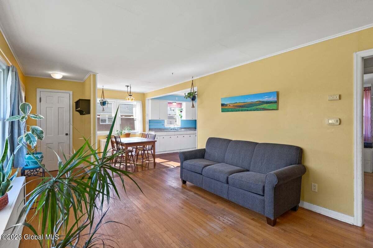 406 Hackett Boulevard Albany, NY 12208 - Photo 3 of 17 406 living 1