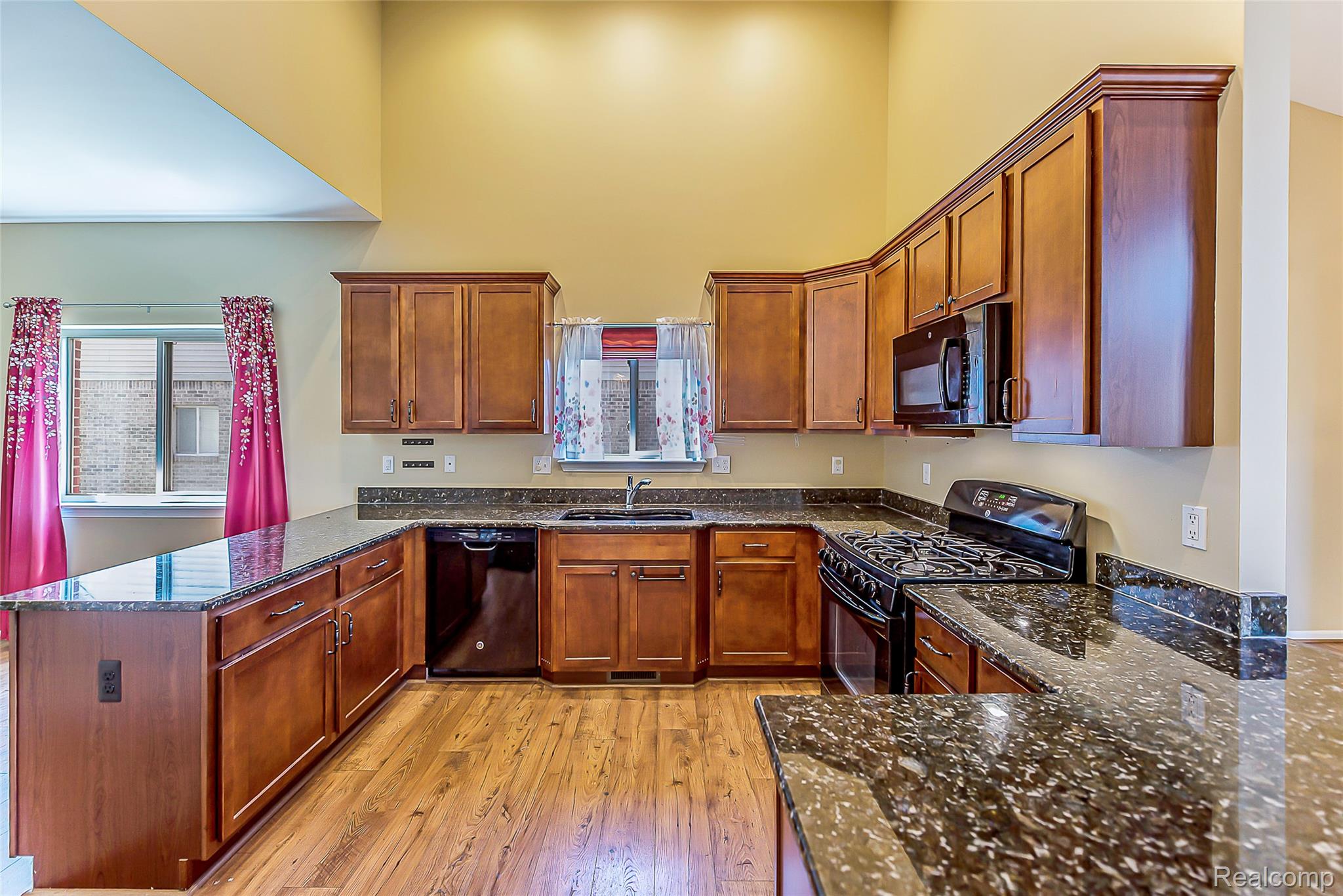 20605 Golf Ridge Circle Livonia, MI 48152 - Photo 12 of 42 Kitchen (pic #1)
