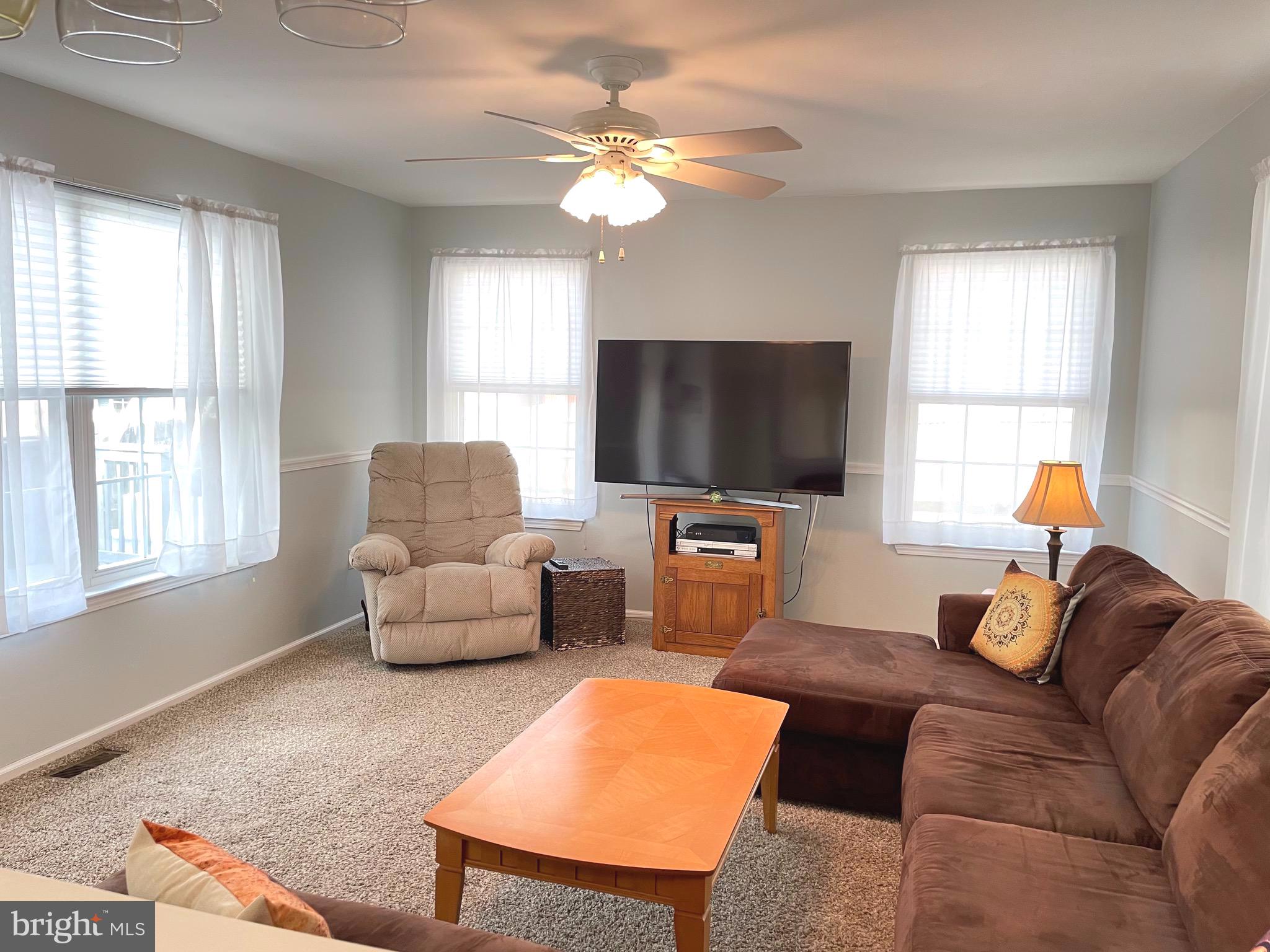 3 Foxton Drive Atco, NJ 08004 - Photo 12 of 37 Family room