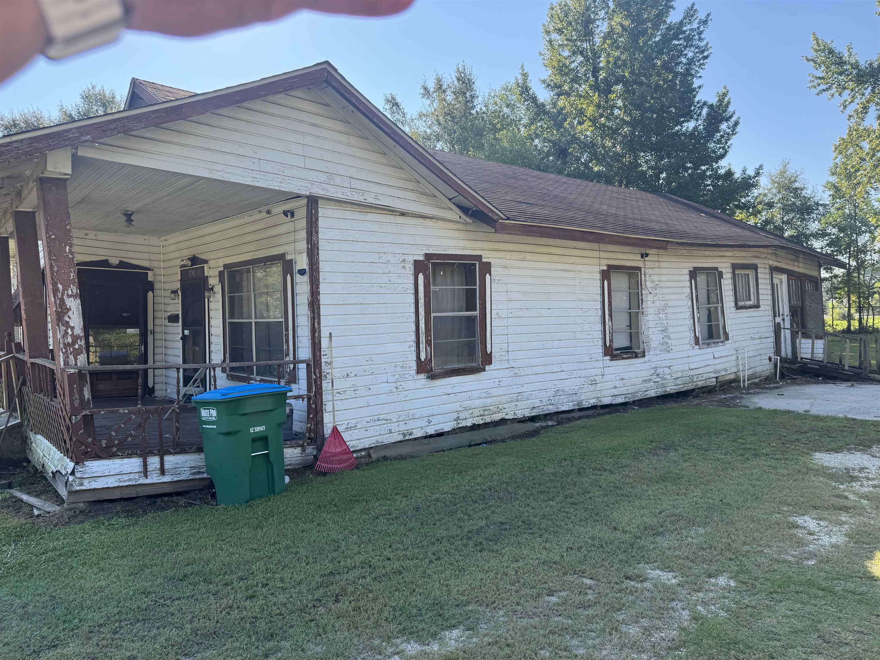 194 East Ashley Street Atmore, AL 36502 - Photo 2 of 17 Side Of Structure