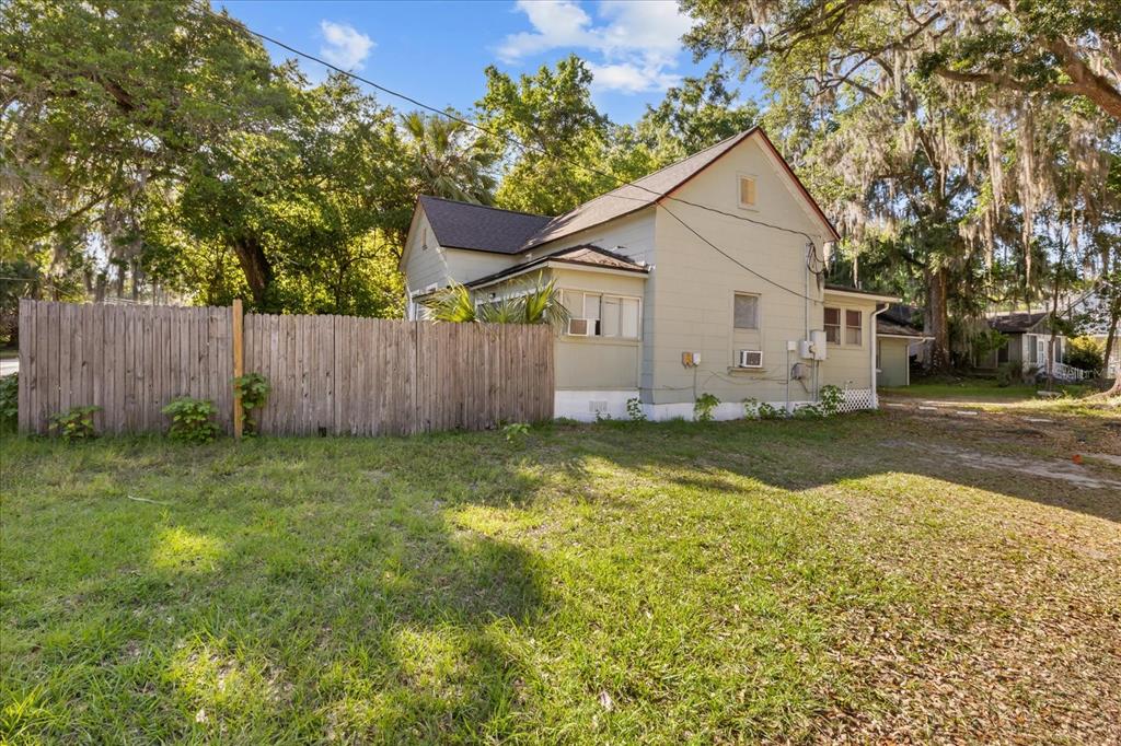 829 Northeast 3rd Street Ocala, FL 34470 - Photo 3 of 22