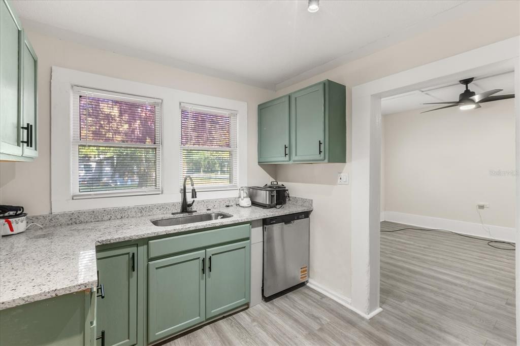 829 Northeast 3rd Street Ocala, FL 34470 - Photo 4 of 22