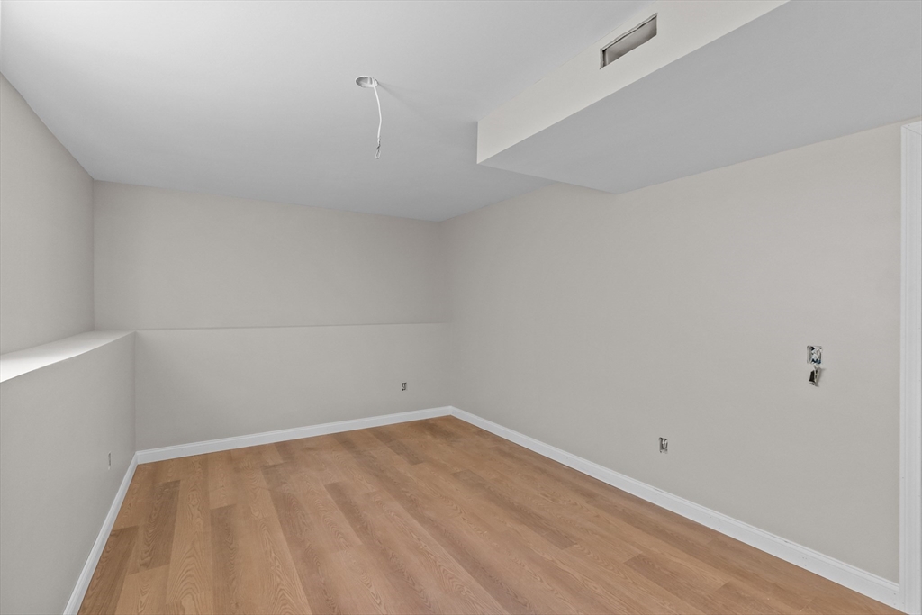 37 Murray Street Providence, RI 02909 - Photo 33 of 35
