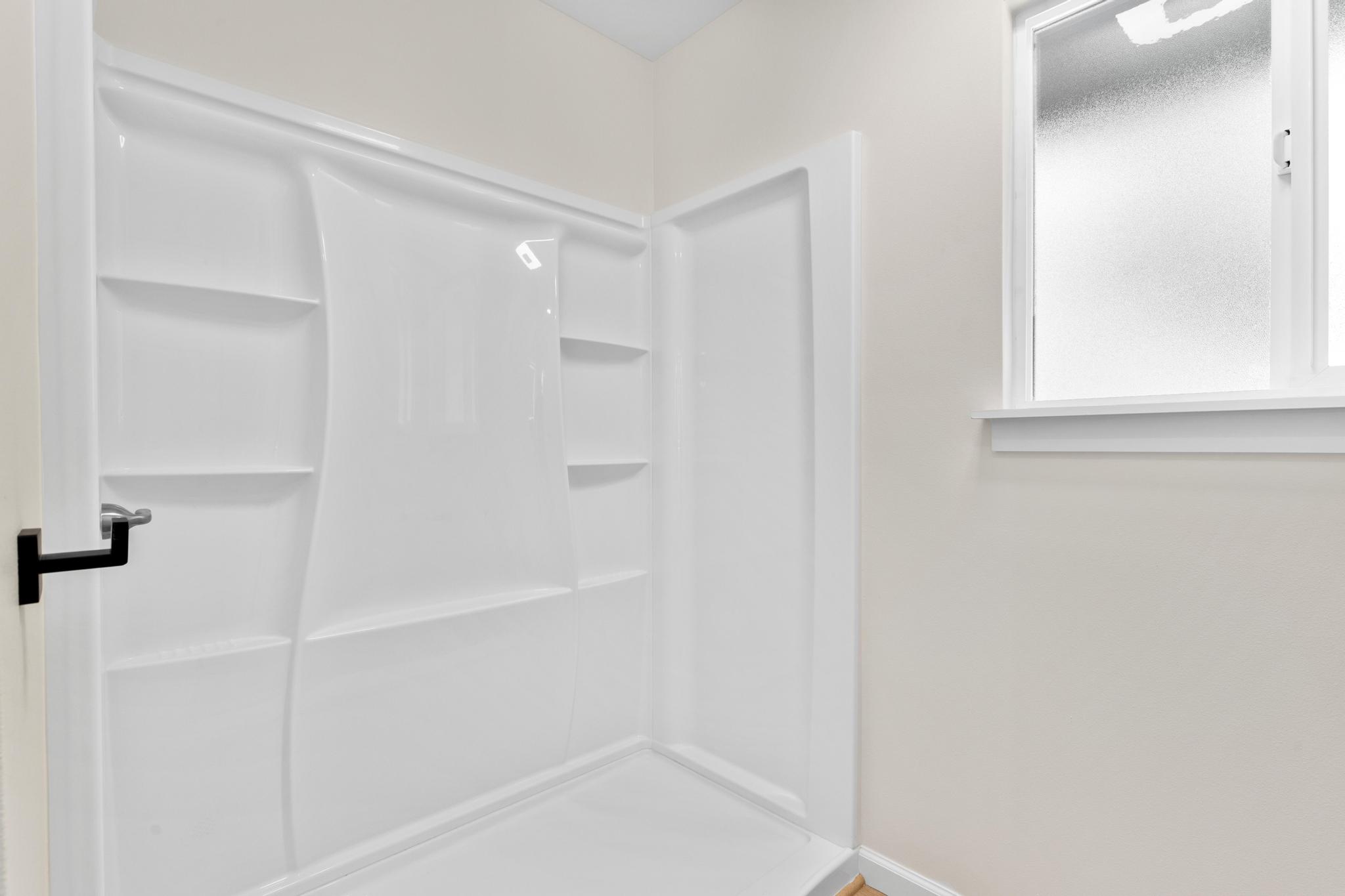 16-2579 Ainaloa Drive Pahoa, HI 96778 - Photo 8 of 30 a bathroom with a bathtub