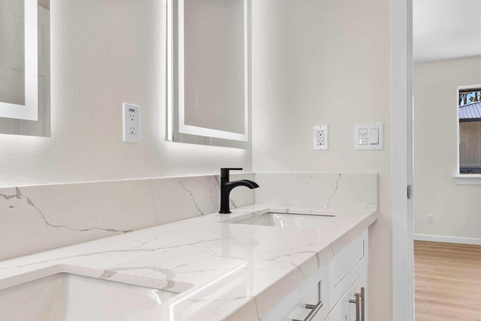 16-2579 Ainaloa Drive Pahoa, HI 96778 - Photo 10 of 30 a bathroom with a sink and a bathtub