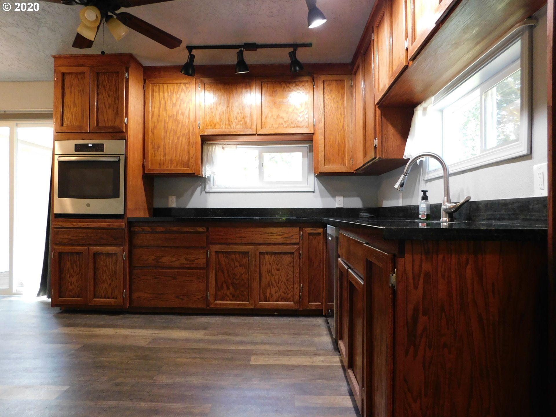 55023 Lee Valley Road Coquille, OR 97423 - Photo 9 of 29 Gallery Image 9
