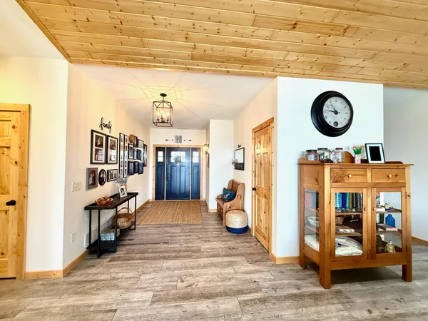 $1,325,000 | 51425 Long Point Place, McGregor, MN 55760