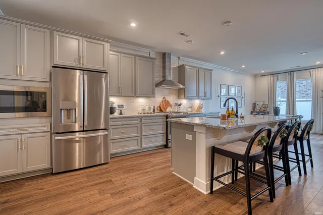 $399,900 | 6965 Ironwood Circle, Newburgh, IN 47630