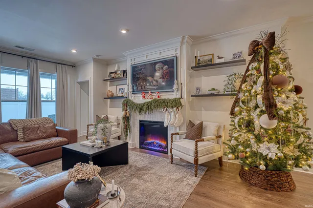 $399,900 | 6965 Ironwood Circle, Newburgh, IN 47630