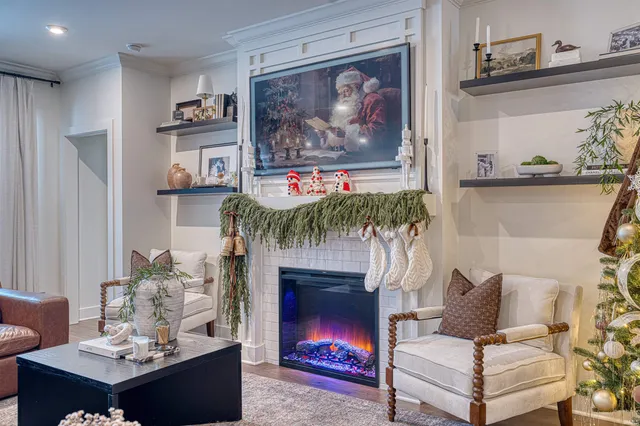 $399,900 | 6965 Ironwood Circle, Newburgh, IN 47630