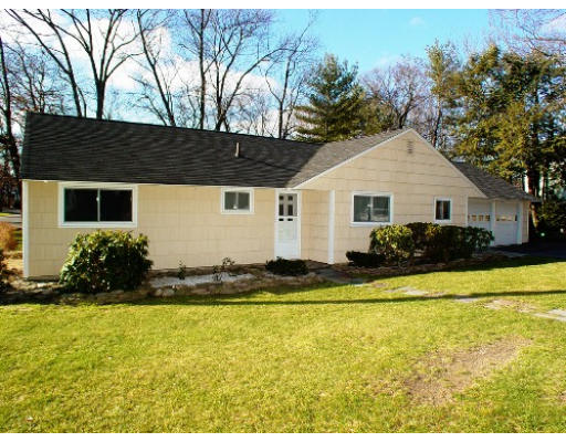39 Hidden Road Andover, MA 01810 - Photo 1 of 15