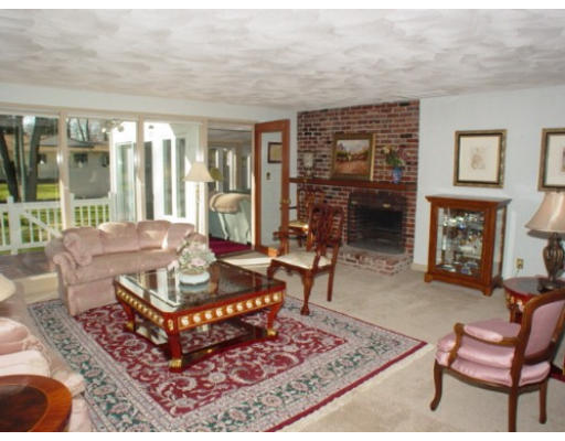 39 Hidden Road Andover, MA 01810 - Photo 4 of 15