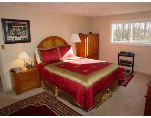 39 Hidden Road Andover, MA 01810 - Photo 5 of 15