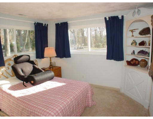 39 Hidden Road Andover, MA 01810 - Photo 6 of 15